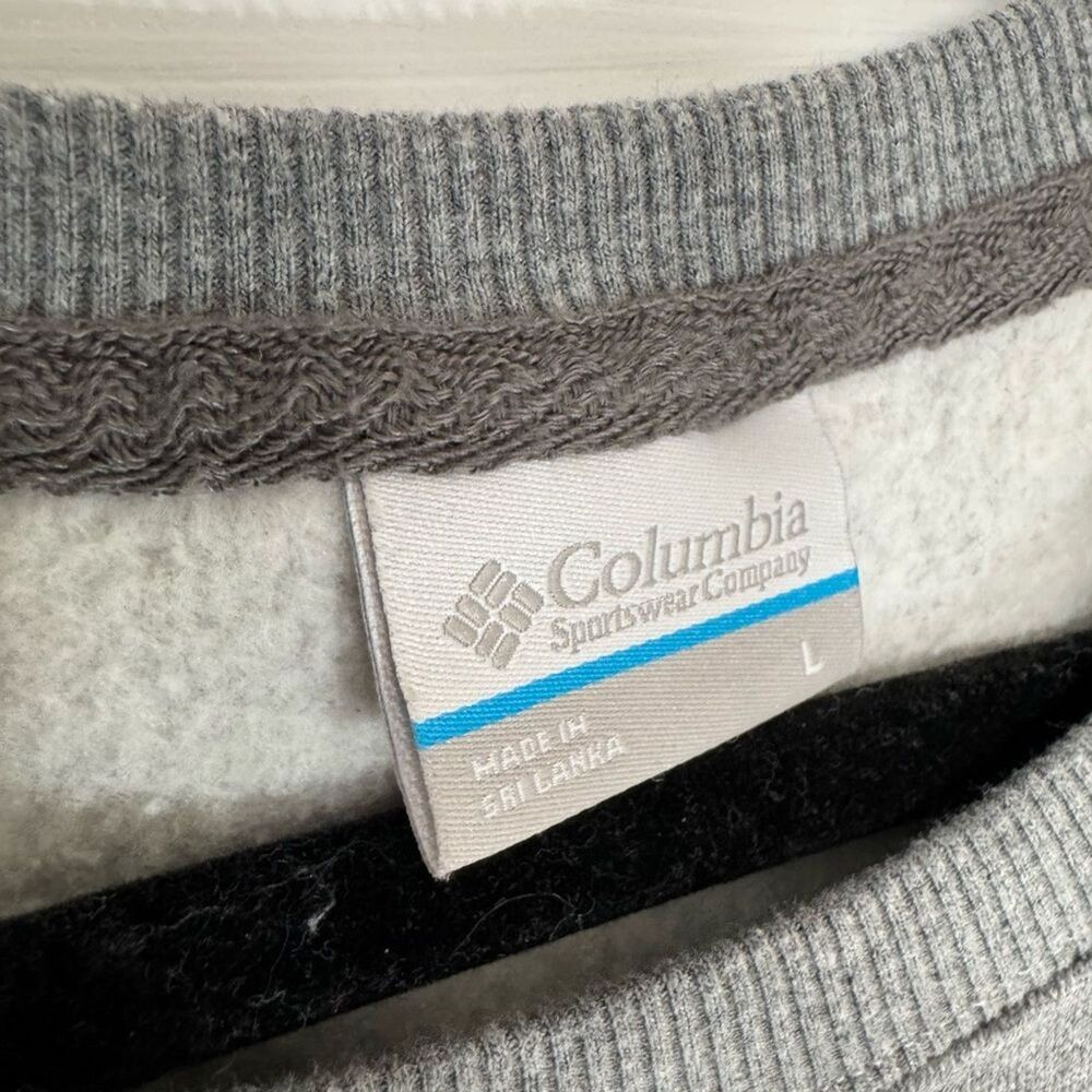 Columbia Gray Crewneck Sweatshirt with Fox in a Red Beanie - Picture 4 of 7